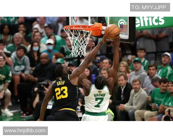 赛后评分出炉:塔图姆成最大亮点! 赛后评分出炉:塔图姆成最大亮点!